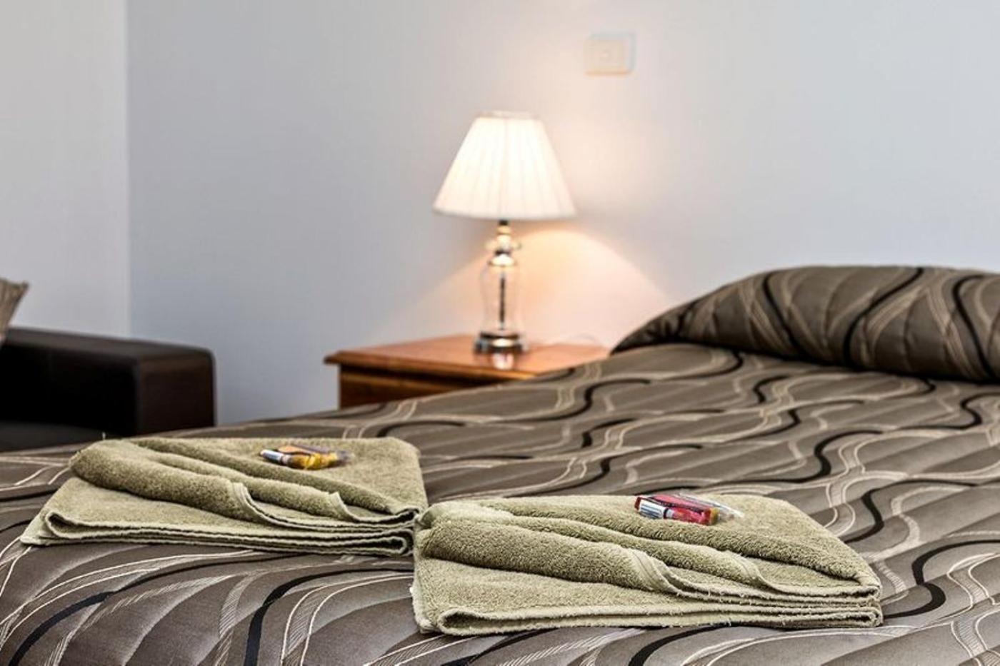 Holbrook Town Centre Motor Inn Buitenkant foto
